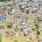 🚨 मथुरा में यमुना उफान पर: 26 गांव जलमग्न, वृंदावन का आधा परिक्रमा मार्ग पानी में डूबा!